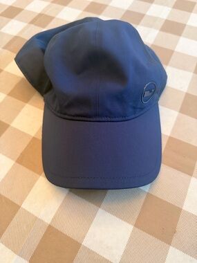 Vineyard Vines Navy Performance Hat with logo